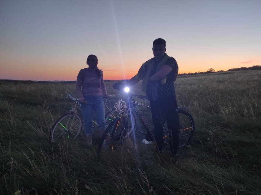 "Огни ночного поселка" - музыкально-световое шоу участников Клуба «Веломания» и любителей велоезды