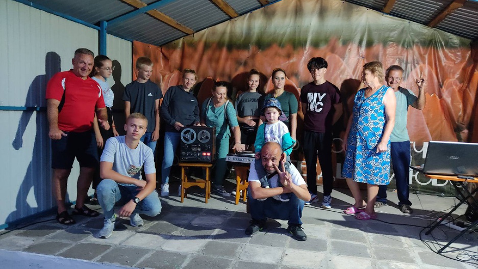 "Отдыхай! На волне нас всех качай!" - танцевальный баттл 80-х