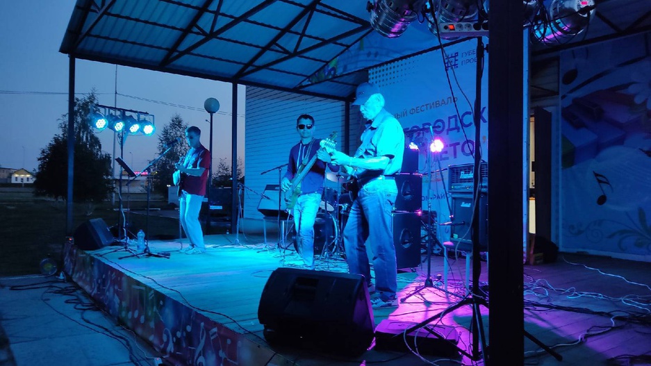 "Музыка без форматов" - вечер живой музыки с участием кавер-рок-группы "СССР" с. Нижние Лубянки