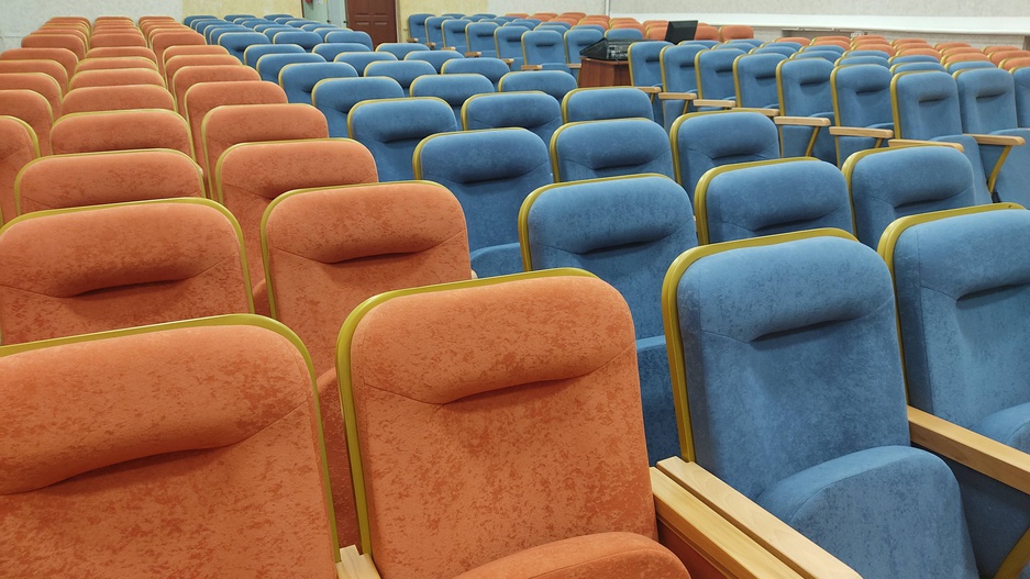 Зрительный зал (200 мест)