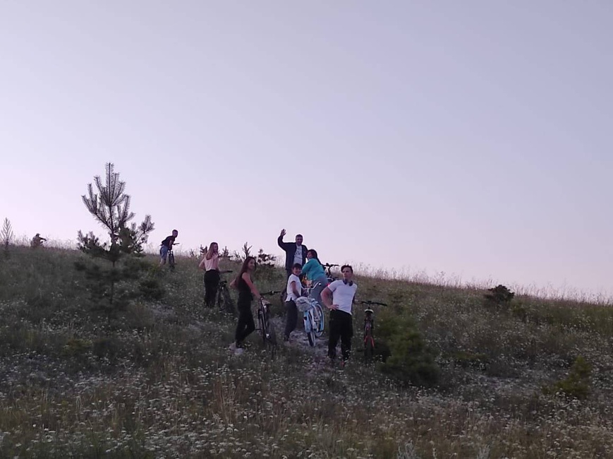 "Огни ночного поселка" - музыкально-световое шоу участников Клуба «Веломания» и любителей велоезды